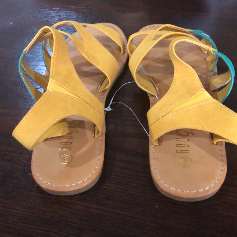Sandals - Picture 4 of 5